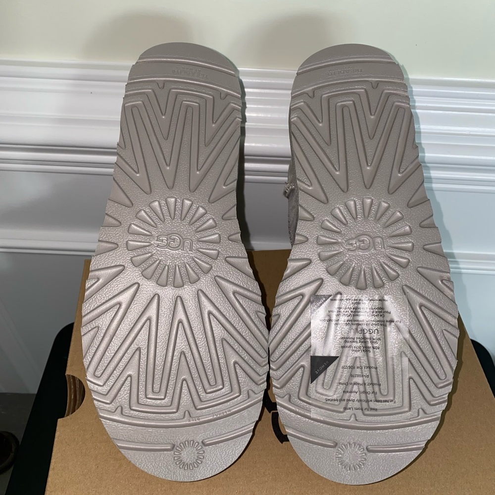 Brand new in box UGG Classic Ultra Mini- Goat. Ships out same or next day! - Picture 14 of 16